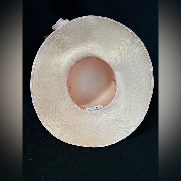 VINTAGE Saks Fifth Avenue Pale Pink Straw Hat. Size 21” - Picture 5 of 5